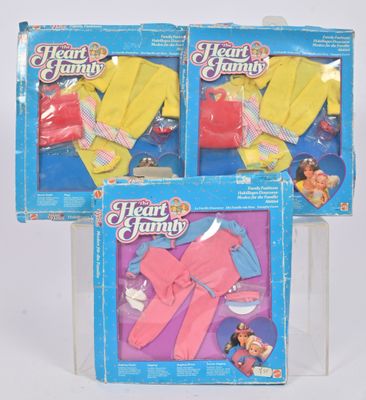 trois boîtes de poupées Barbie « Heart Family » avec vêtements et accessoires