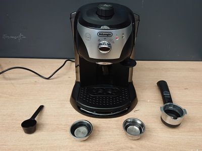 Machine Expresso classique DELONGHI EC221B - Noir, Capacité …