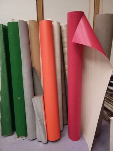 Stock de vinyl. Vendu sur désignation. A retirer à AUBUSSON (2320...