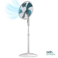 une image représentant un ventilateur blanc surmonté d'une lumière bleue