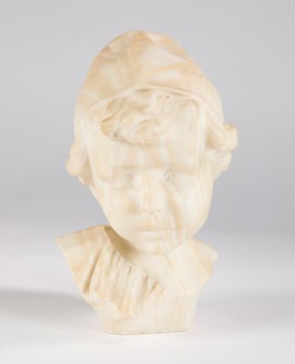 Ecole italienne vers 1900. Buste d'enfant au bonnet.
