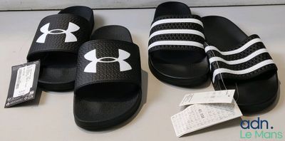 trois paires de sandales noires et blanches ornées de rayures blanches