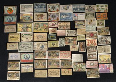 il y a plein de timbres différents sur la table