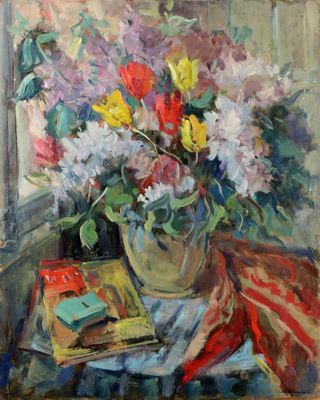 tableau représentant un vase de fleurs posé sur une table, à côté d'un livre