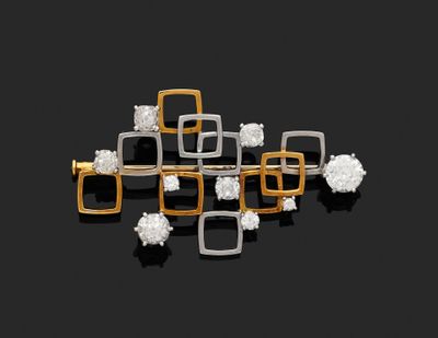 une photo représentant un ensemble de bagues en or et en diamants