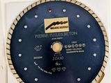 a picture of a diamond blade that is sitting on top of a table