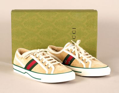 baskets Gucci en daim beige à rayures vertes et rouges