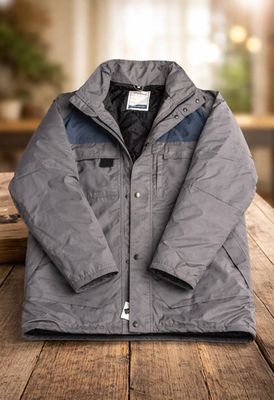 Une belle parka, taille XXL. Poids : 4 kg, localisation : 28200, expéd - Photo 1