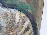 un gros plan sur une peinture représentant un oiseau accrochée au mur