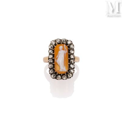 Bague camée et diamants Bague en or jaune 18k (750 millièmes…