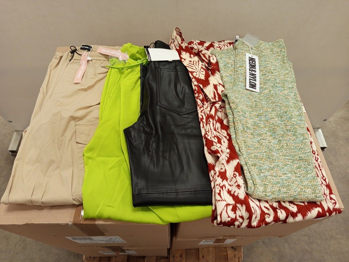 Lot de 100 pantalons (très grande variété de modèle) - pour femmes - 100% marques - Neuf, avec étiquette - 4 cartons