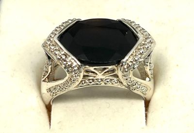 Importante bague chevalière en argent ajouré sertie d'une sp…