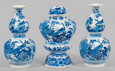 Ensemble de vases avec Blaudekor indien 3tlg ; Fayence. Form…