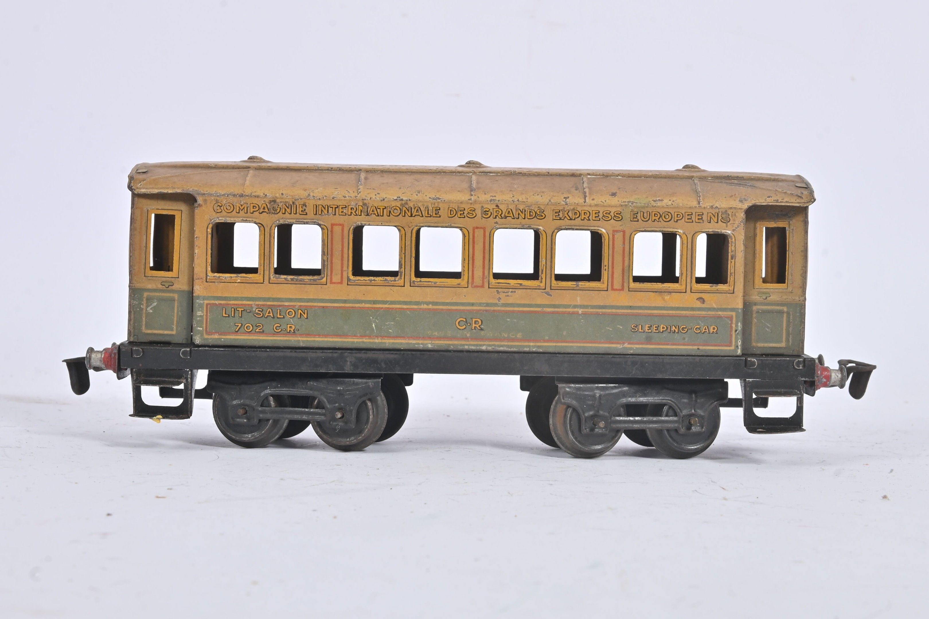 Objets d'art & Curiosités