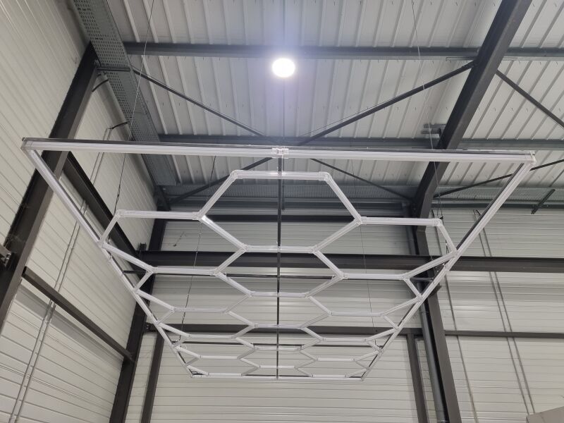 1 portique en métal avec éclairage led (2,5 x 5 m)