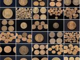 un collage de pièces d'or du monde entier