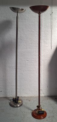 two lamps that are sitting on a table