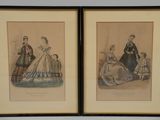 deux reproductions encadrées représentant un couple assis sur un canapé
