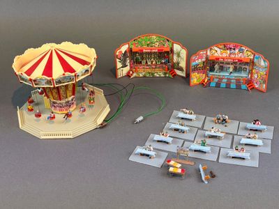 un grand nombre de jouets posés sur une table