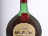 une image représentant une bouteille de vin avec un bouchon rouge sur fond blanc