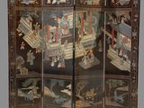 une image représentant un paravent à quatre panneaux orné de scènes asiatiques