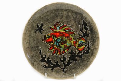 CONCARNEAU - YOUEN Assiette en faïence émaillée polychrome à…