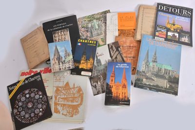 Chartres 25 ouvrages, guides ou plaquettes : - 10 anciens : …