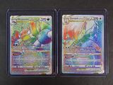 deux cartes Pokémon posées l'une à côté de l'autre sur une table