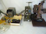 de nombreux types de machines différents qui sont sur la table