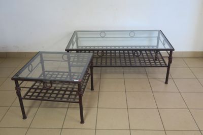 Deux tables basses en fer forgé et laqué l'une rectangulaire et l'autr - Photo 1