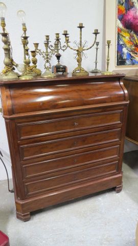 Commode chemin de fer en acajou et placage d’acajou. H : 104 x 92...