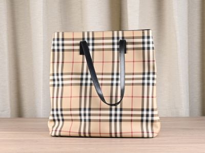 BURBERRY Sac cabas haut en toile PVC imprimé tartan beige/ n…