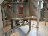 une image d'une machine située dans un bâtiment