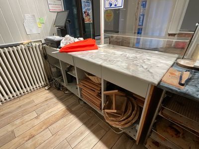 Meuble de caisse plateau marbre 2.