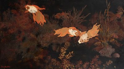 deux oiseaux qui volent dans le ciel nocturne