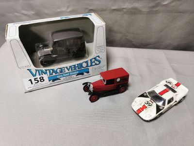 ERTL - VINTAGE VEHICLES FORD Fordor 1923 noire, Réf. 2519. A…
