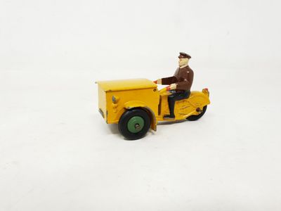 DINKY FRANCE réf 14a triporteur jaune d'or, roues vertes à p…