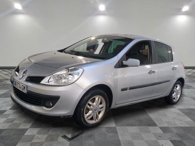 RENAULT - CLIO 1.2 16V 75 ECO2 AUTHENTIQUE - ES - Mise en se…