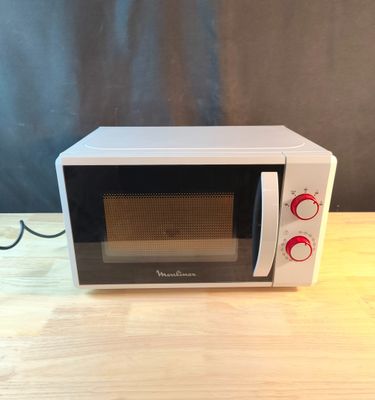 Micro-ondes Moulinex Blanc La première photo est non contrac…