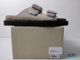 sandale pour homme avec deux boucles à l'arrière de la chaussure