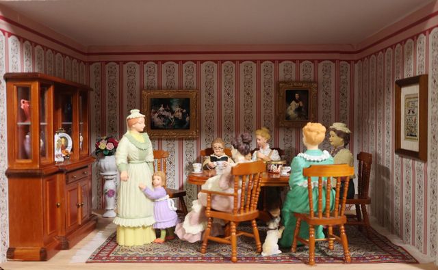 Diorama. Composition miniature, dans une vitrine en bois, vitre e...