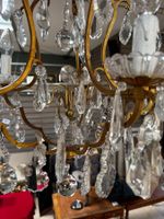 un lustre à pampilles à 5 bras de lumière en laiton et crist… (photo 2)