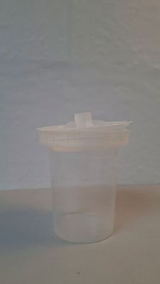 Lot peinture : 57 systèmes de godets 57 couvercles jetables …