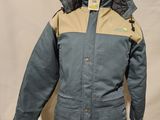 Veste The North Face pour garçon, avec capuche, en gris et beige