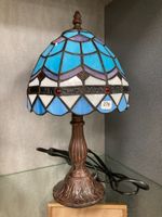Lampe style TIFFANY. Haut. 35. Vente judiciaire faite aux fr…