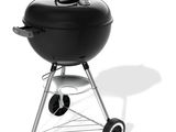 une image représentant un barbecue noir à roulettes sur fond blanc