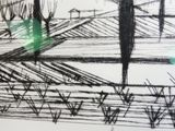 un dessin en noir et blanc représentant une ville avec un parapluie vert