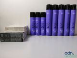 plusieurs types différents de produits capillaires posés les uns à côté des autres sur une table