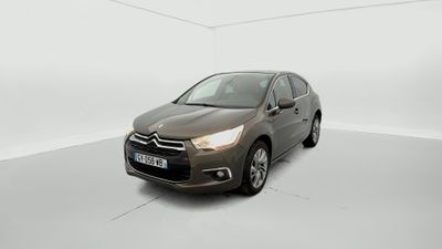 La nouvelle Citroën est présentée dans un décor de studio