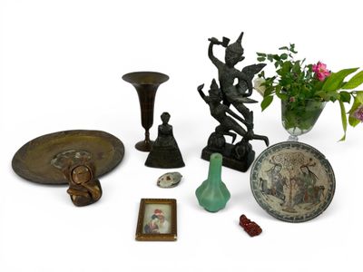 a lot of items that are sitting on a table